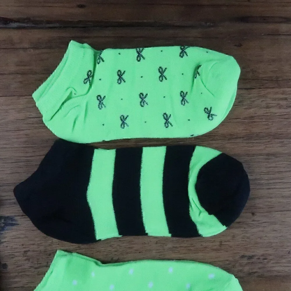 5 PAIR BLACK & NEON GREEN ANKLE SOCKS WOMENS SIZE 5 TO 8 NWT